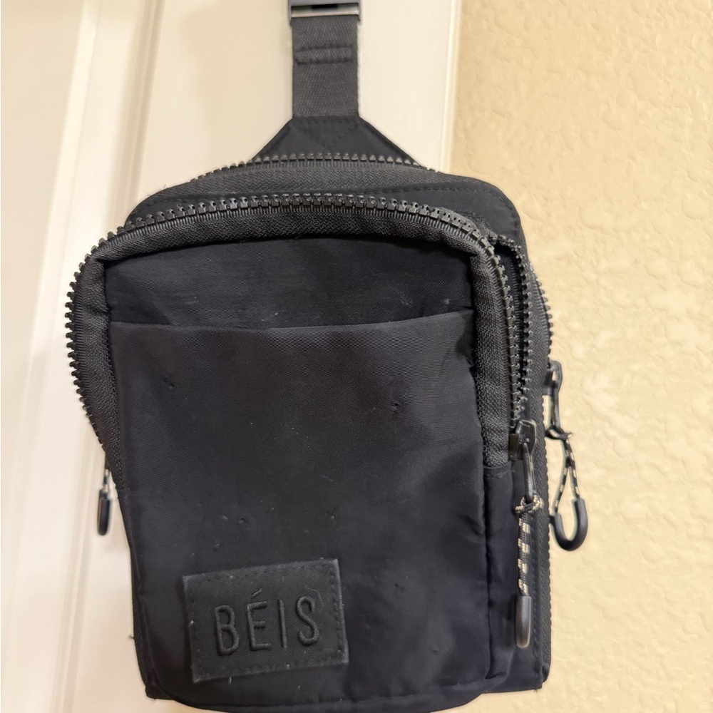 BEIS The Sport Sling in Black